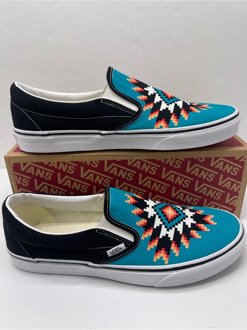 Vans Men’s Classic Slip-On Desert Vibes Teal Blue/True White
Sneakers Aztec - Picture 2 of 16